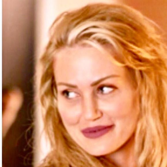 Meet your Posher, Ingrid - Picture 1 of 1